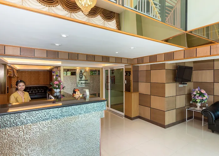 Hotel Roomquest Suvarnabhumi Airport Romklao Soi 6 3*