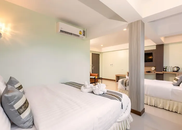 Roomquest Suvarnabhumi Airport Romklao Soi 6 3*