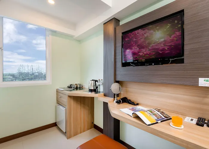Roomquest Suvarnabhumi Airport Romklao Soi 6 3*