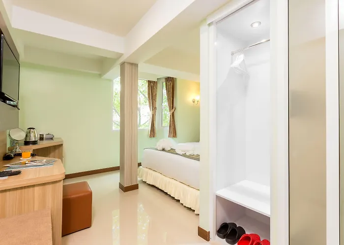 Roomquest Suvarnabhumi Airport Romklao Soi 6 Hotel 3*
