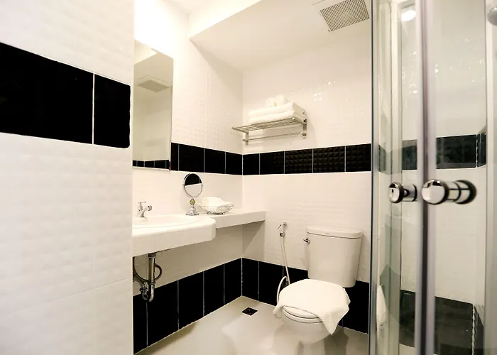 Roomquest Suvarnabhumi Airport Romklao Soi 6 Hotel
