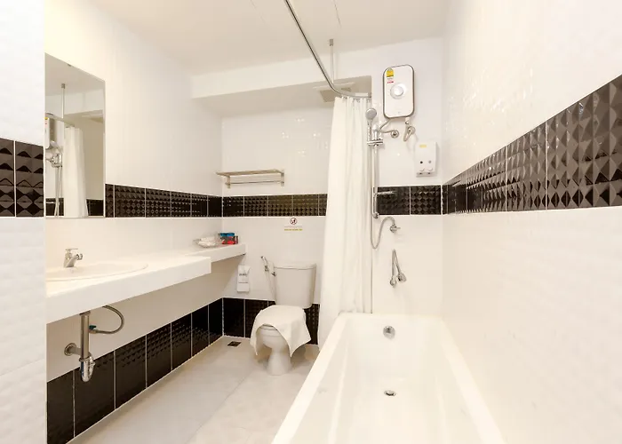 Roomquest Suvarnabhumi Airport Romklao Soi 6