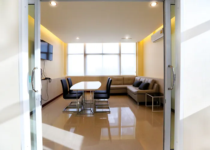 Roomquest Suvarnabhumi Airport Romklao Soi 6 Bangkok