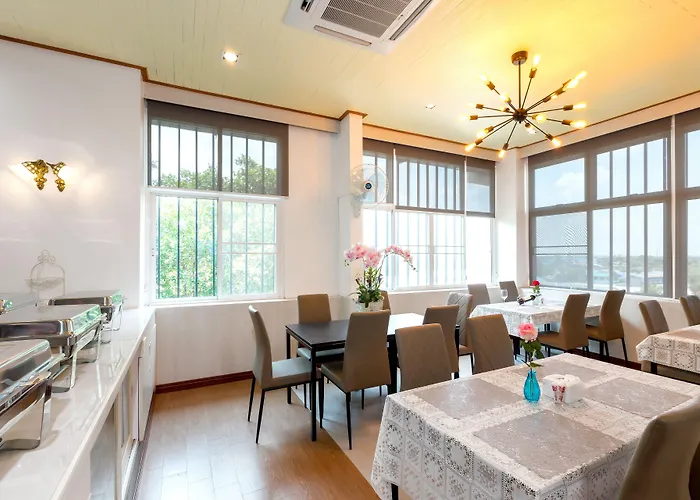 Roomquest Suvarnabhumi Airport Romklao Soi 6 Hotel