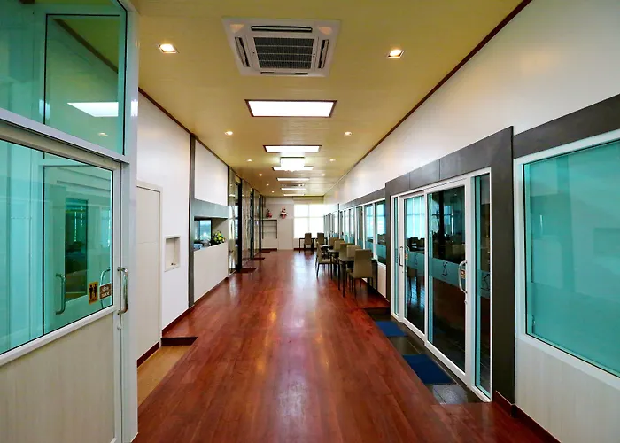 Roomquest Suvarnabhumi Airport Romklao Soi 6 Hotel