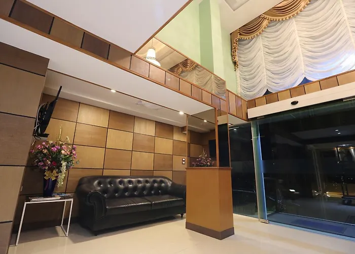 Hotel Roomquest Suvarnabhumi Airport Romklao Soi 6
