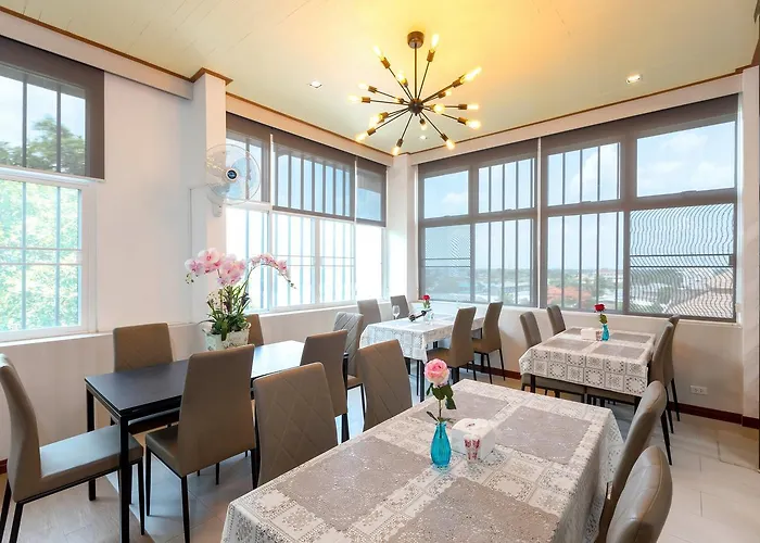 Hotel Roomquest Suvarnabhumi Airport Romklao Soi 6 3*