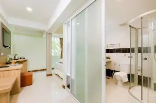 Hotel Roomquest Suvarnabhumi Airport Romklao Soi 6 Bangkok